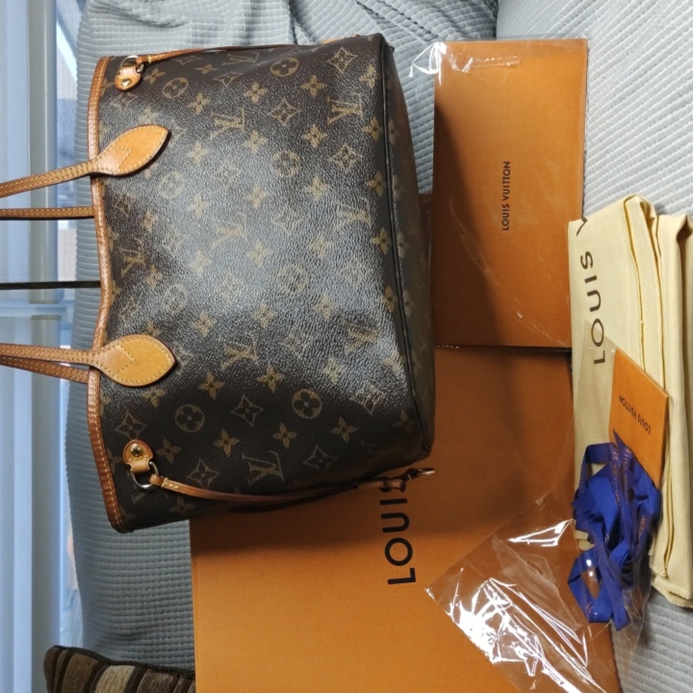 ❌❌SoldAuthentic Louis Vuitton monogram never full PM tote bag w/box and dust bag